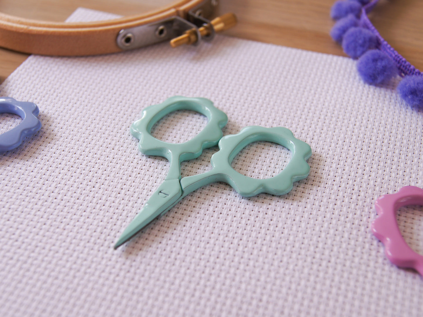 Mild Mint, Mini Floral Embroidery Scissors